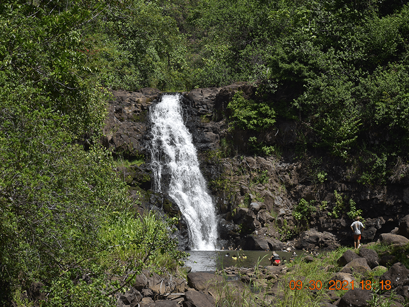 waimea-valley-waterfall
