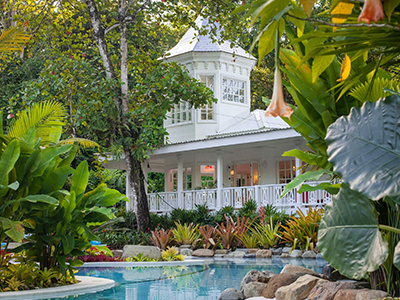 Tropical island Aguas Claras Hotel